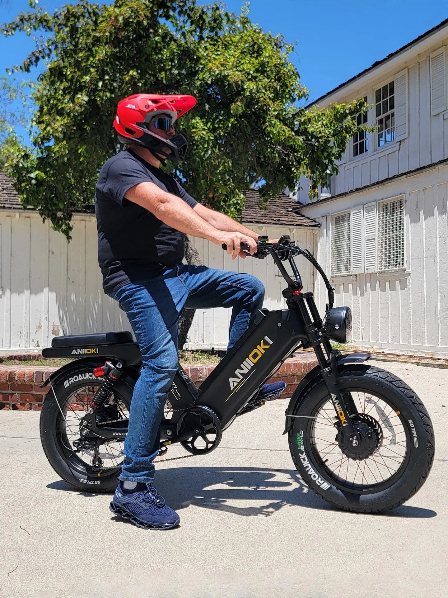 The aniioki aq177 pro max dual motor in black, serving as a reliable long distance electric bike for commuting. This best budget high-speed e-bike provides exceptional power and stability for daily urban travel.